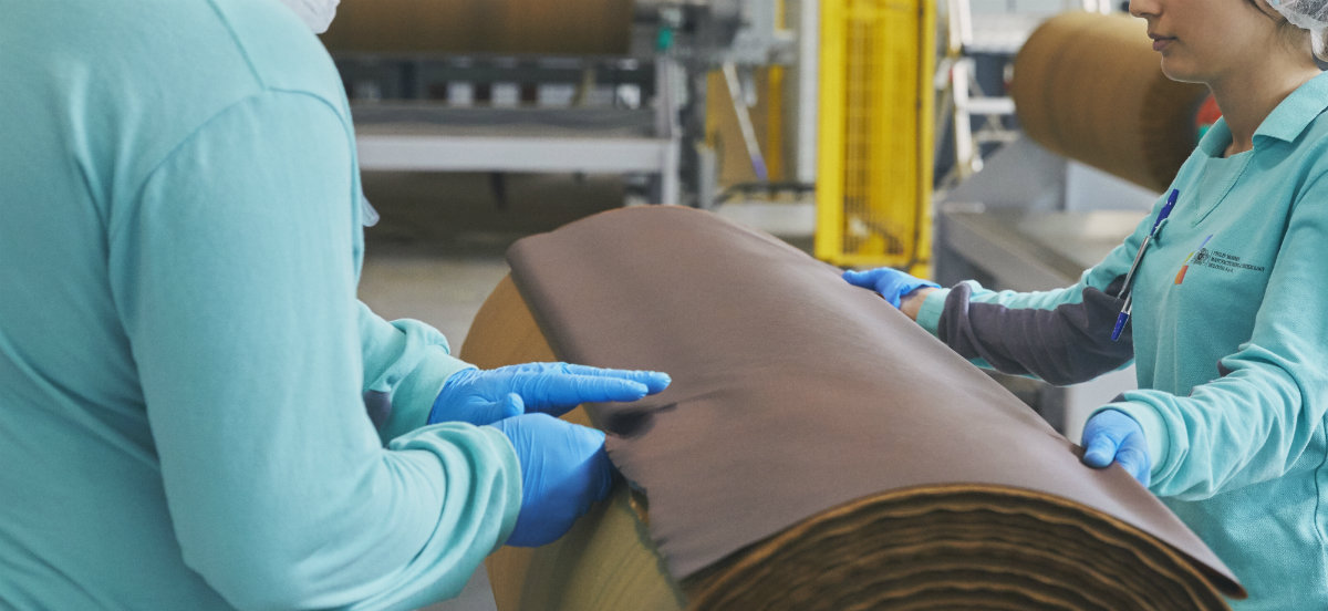 Ambitny cel Philip Morris &#8211; 40 mln użytkowników do 2025 r. Zobaczyliśmy, jak powstają wkłady do IQOS