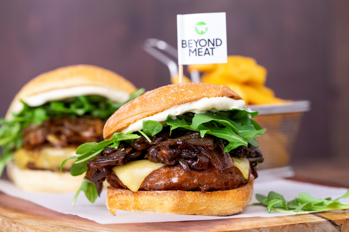 Beyond Burger - nowa wersja jest bardziej mięsna niż kiedykolwiek class="wp-image-953897" 