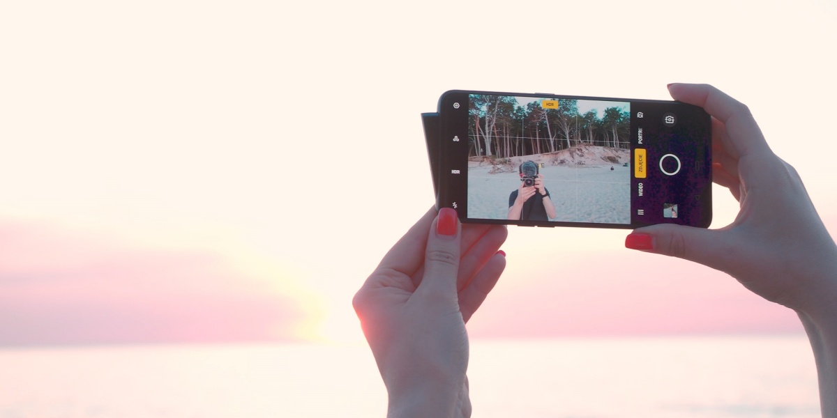 https://spidersweb.pl/2019/06/oppo-reno-10x-zoom-recenzja-opinie.html 