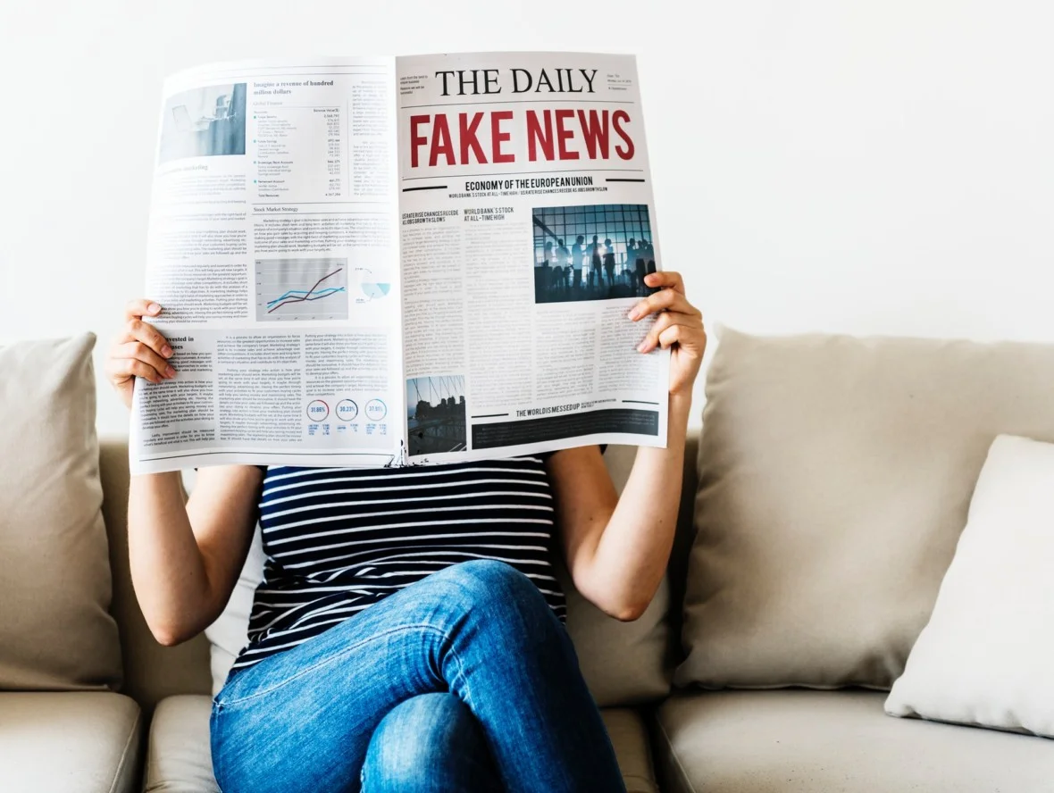 Fake newsy w polskich mediach class="wp-image-959127" 