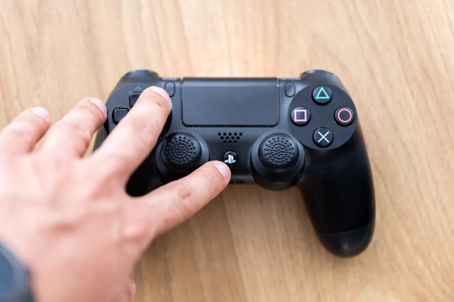 playstation 4 ipad ipados dualshock 4 class="wp-image-961316"