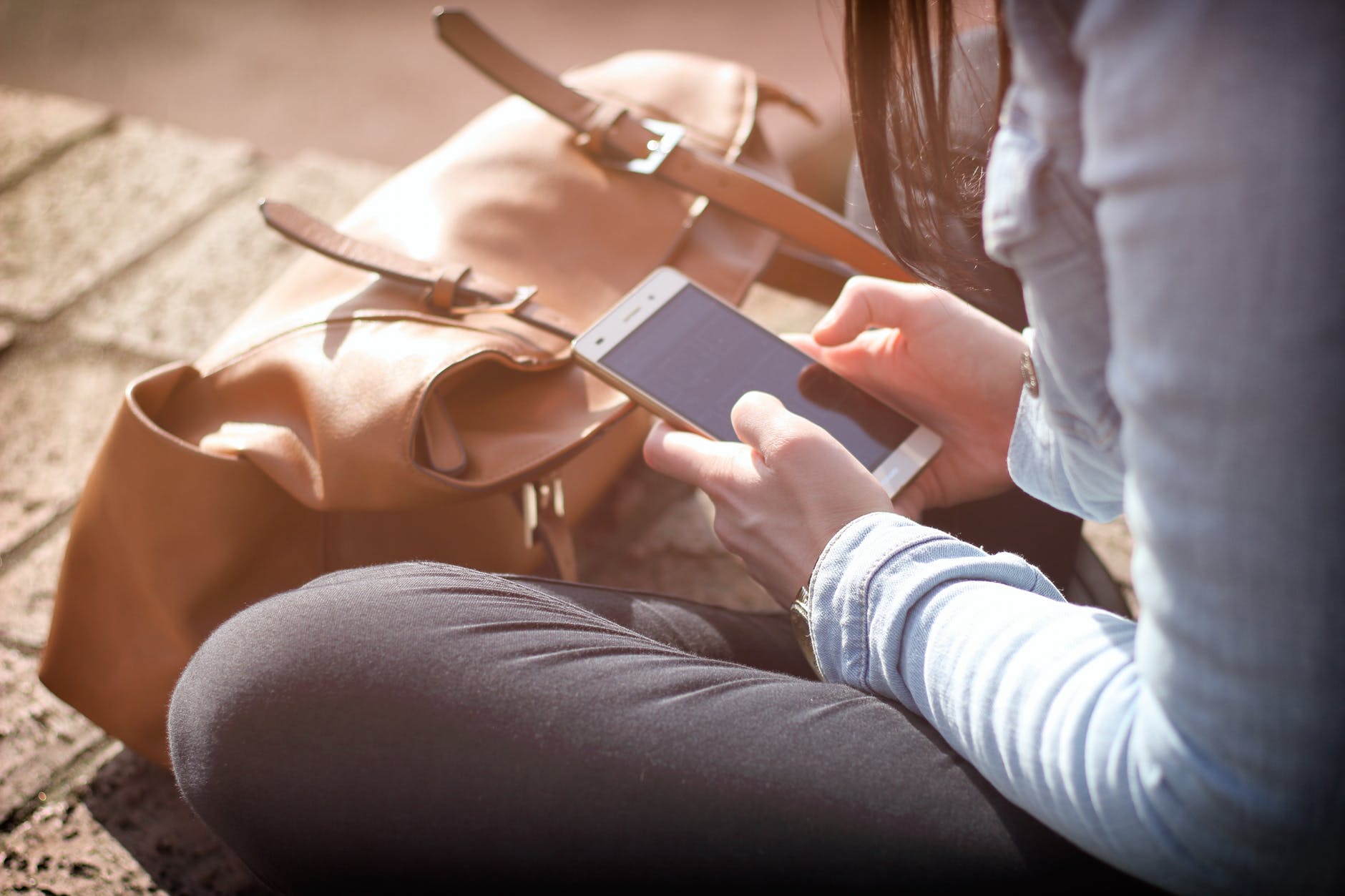 jak smartfon wpływa na człowieka