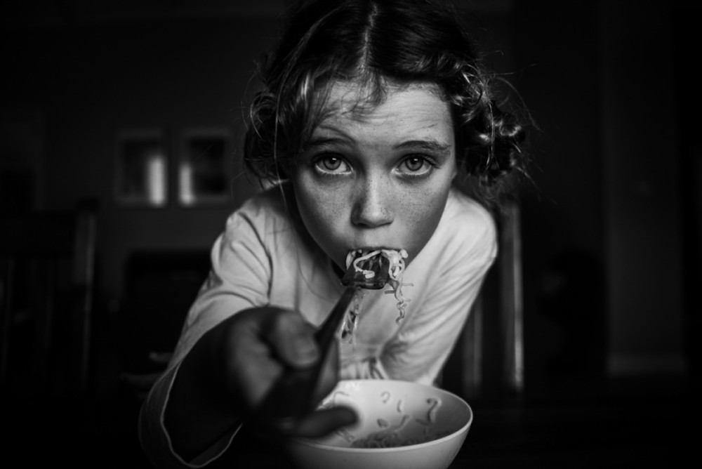 Fot. Helen Whittle, &quot;Noodles at 4 AM&quot;, 1. miejsce w kategorii Lifestyle class="wp-image-983416" 