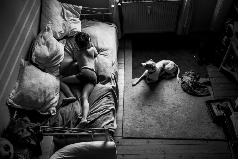 Fot. Sven Berger, &quot;A Rainy Day&quot;, 3. miejsce (ex aequo) w kategorii Documentary &amp; Street class="wp-image-983428" 