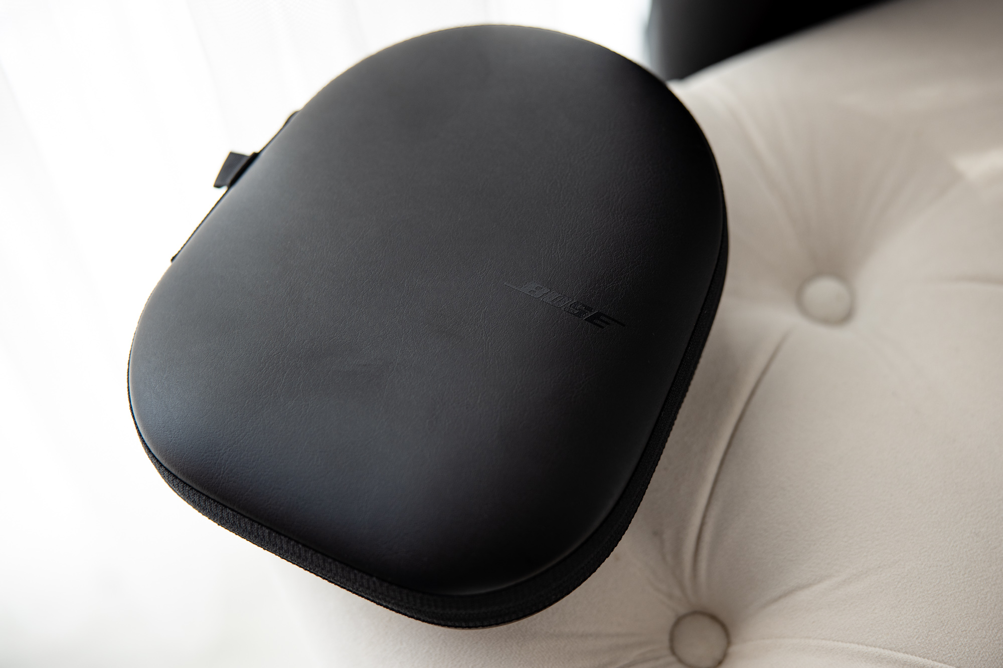 Bose 700 class="wp-image-994077" 