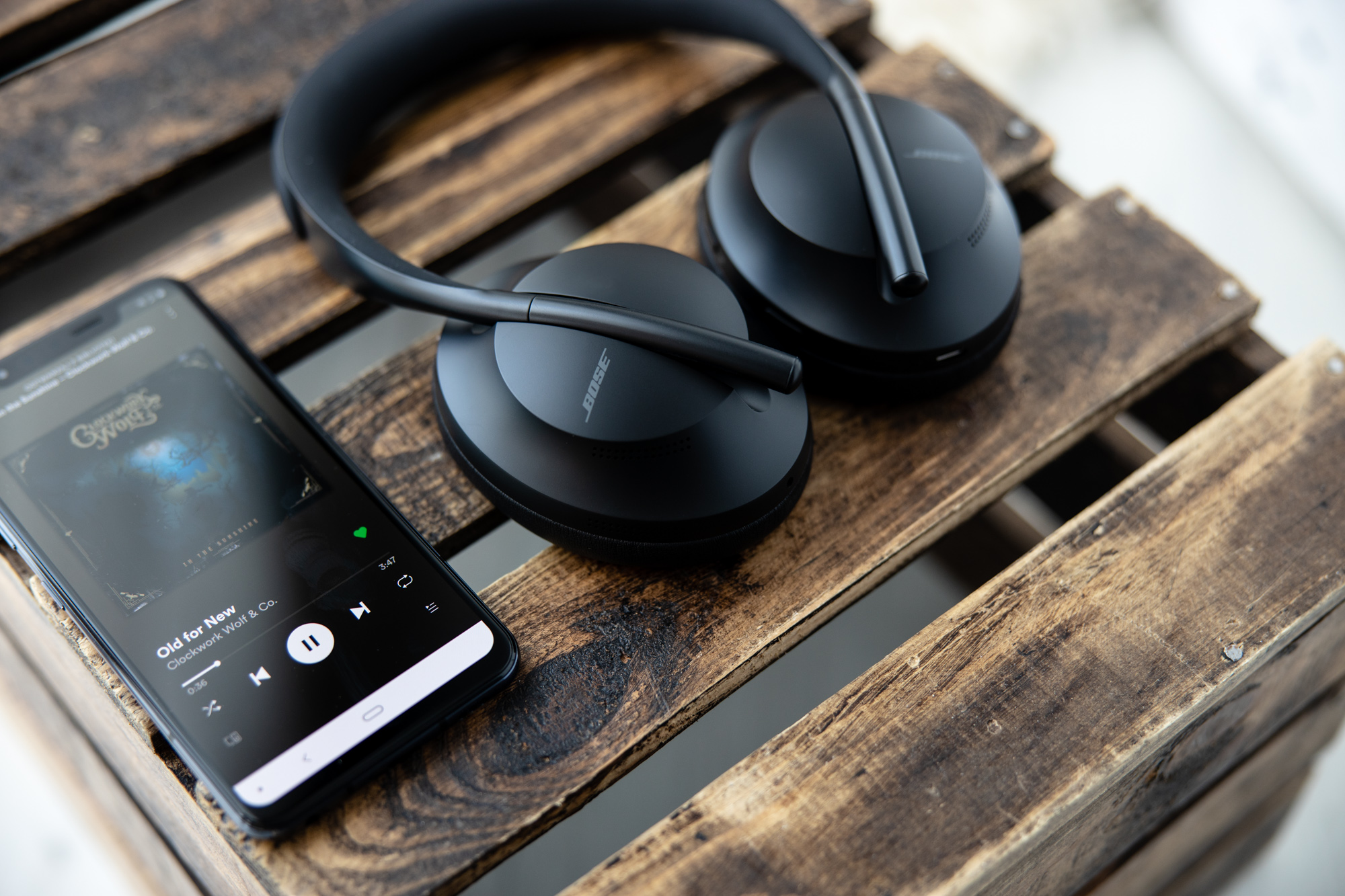 Bose 700 class="wp-image-994083" 