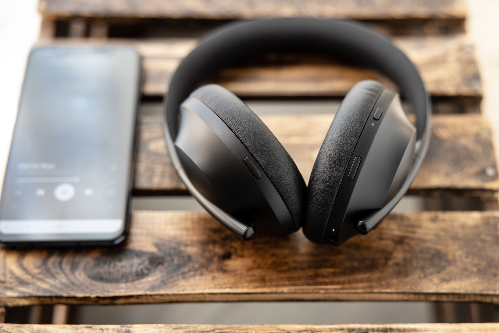 Bose 700 class="wp-image-994095" 