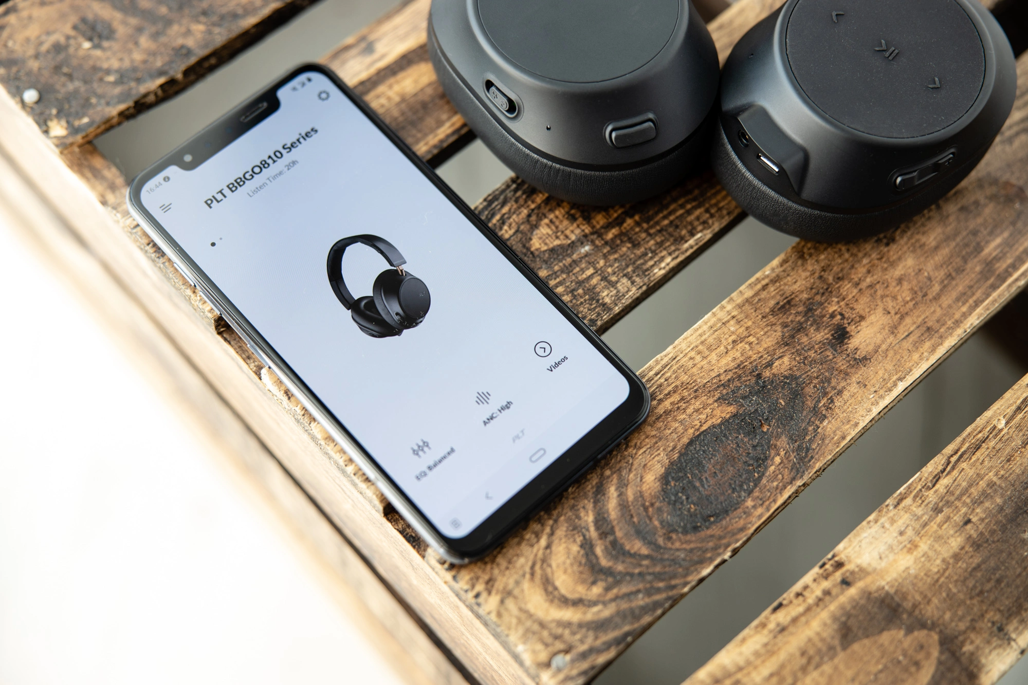 Plantronics BackBeat Go 810 class="wp-image-990525" 