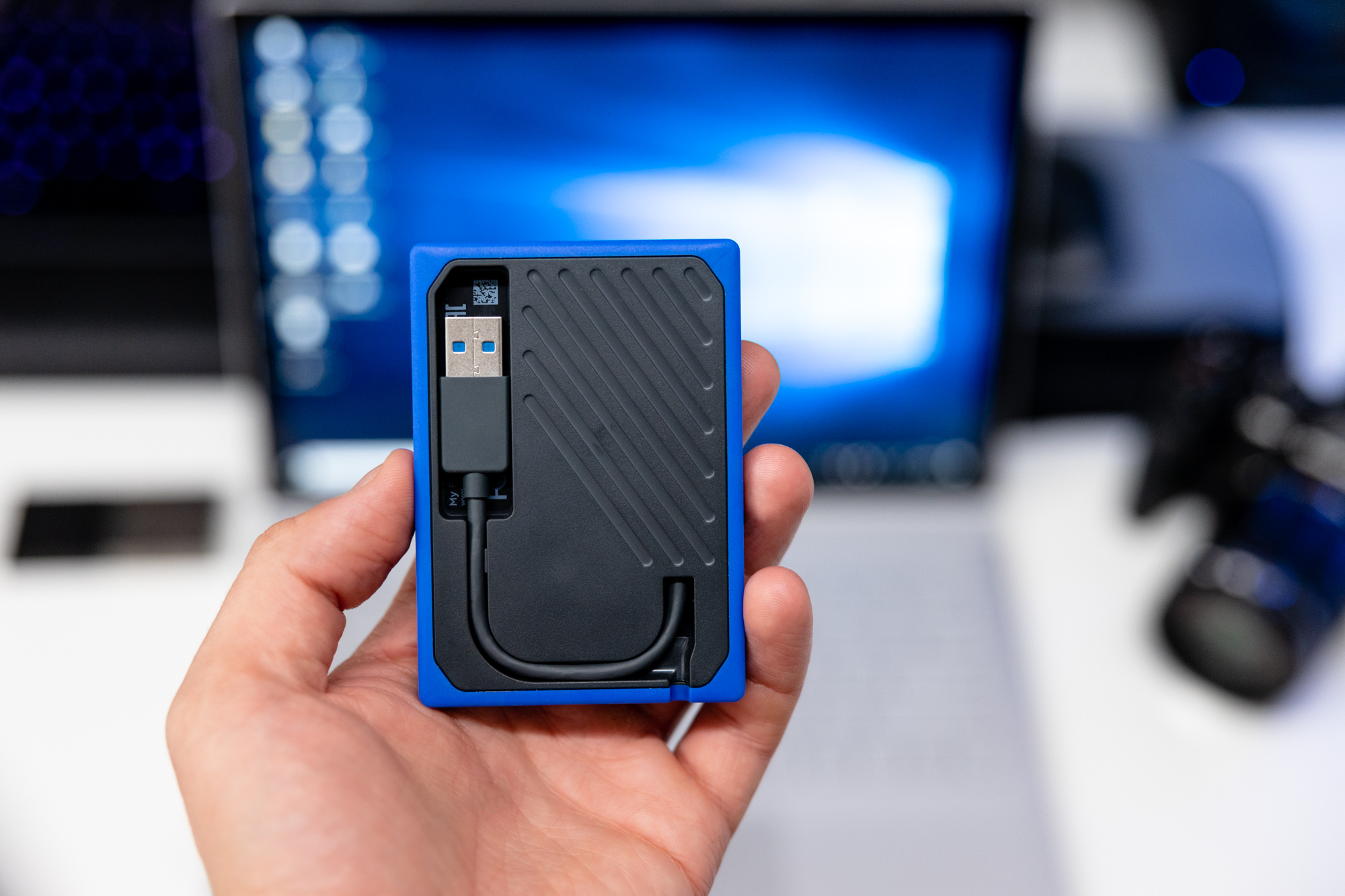 WD My Passport Go class="wp-image-988587" 