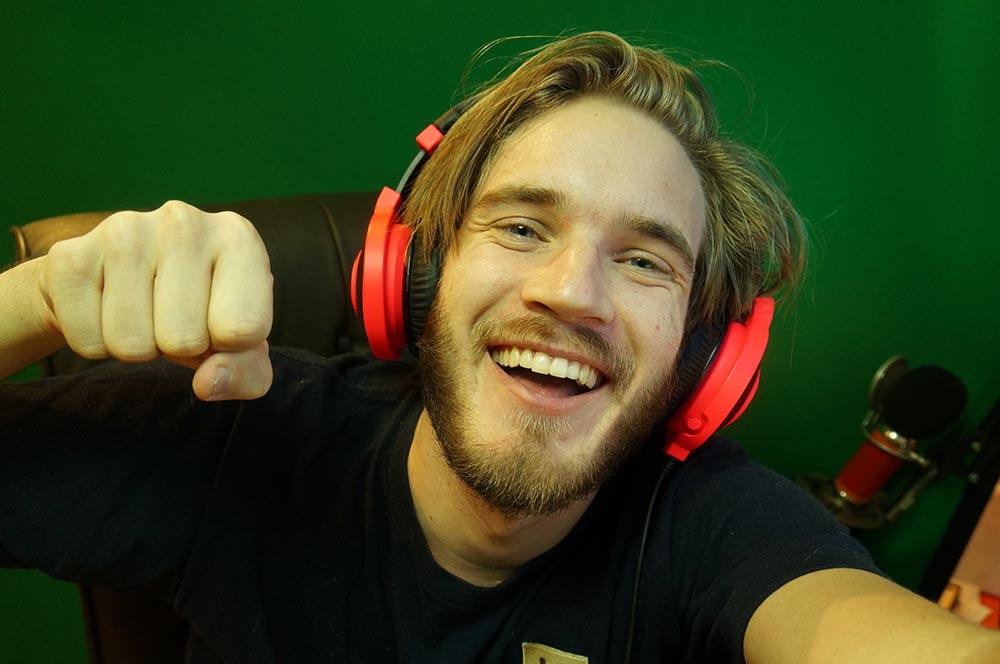 Pew Die Pie, Paul Logan, Kruszwil za dochodowi by demonetyzować