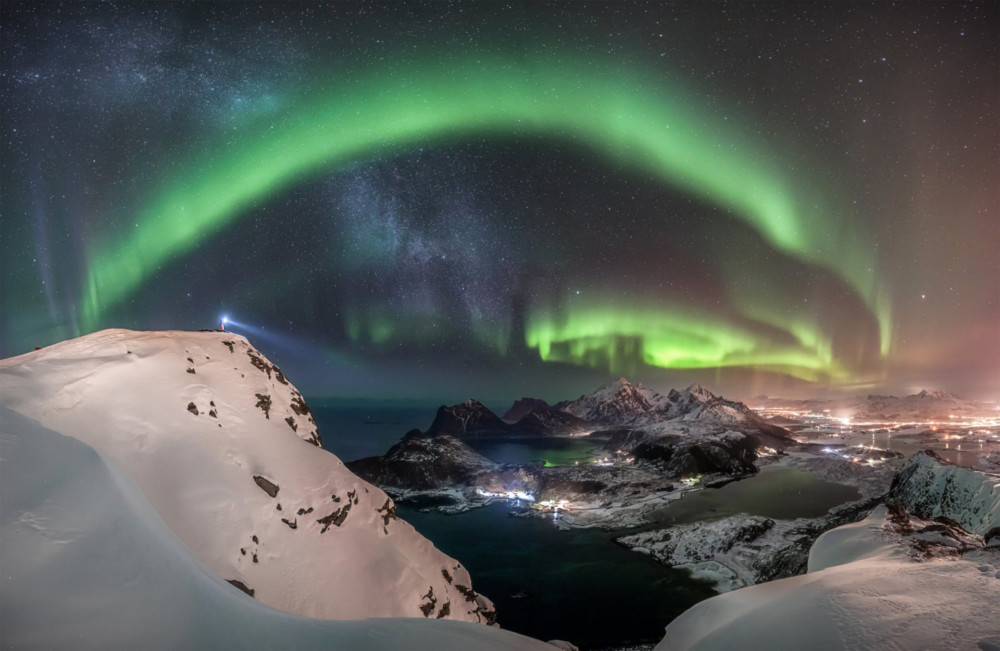 Fot. Nicolai Brügger, &quot;The Watcher&quot; | 1. miejsce w kat. Aurorae  class="wp-image-1002936" 