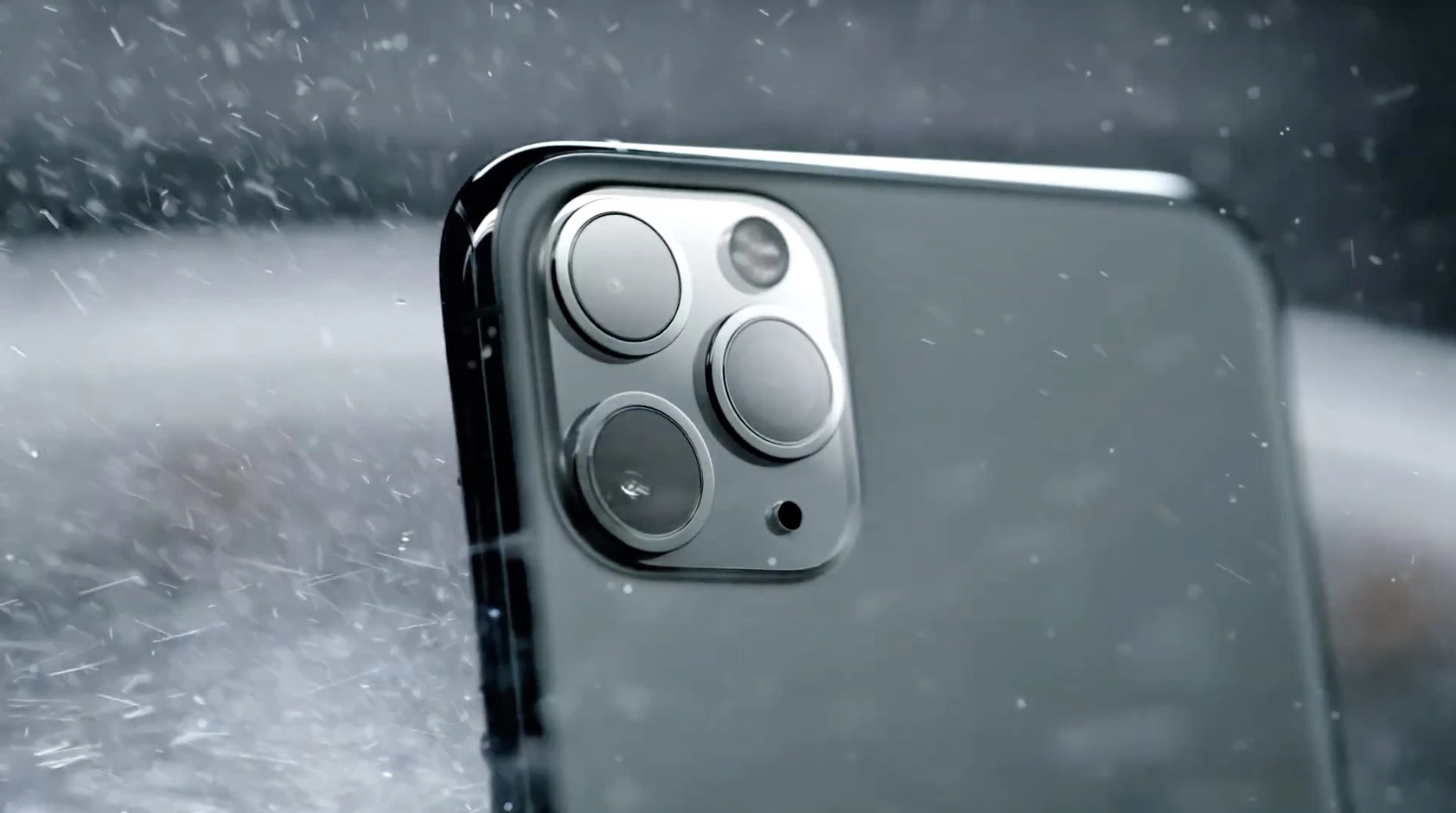 Apple już nie wyznacza trendów, a goni konkurencję w kwestii aparatów