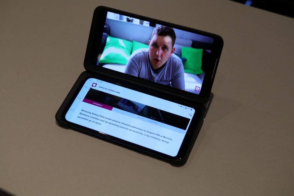 lg-g8x-thinq-dual-screen-4 class="wp-image-997938" 