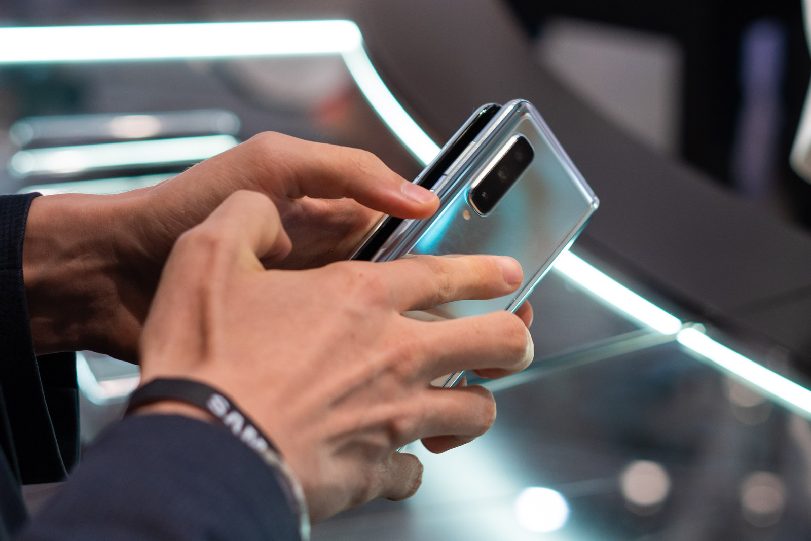 samaung galaxy fold pierwsze wrażenia class="wp-image-997530" 