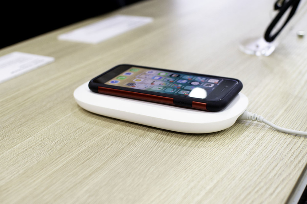 SanDisk iXpand Wireless Charger class="wp-image-997827" 