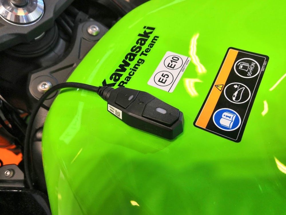 wideorejestrator-motocyklowy-mio-mivue-m760d-4 class="wp-image-1003182" 