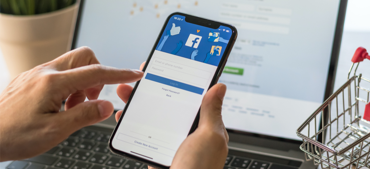 Wstydzę się korzystać z Facebooka