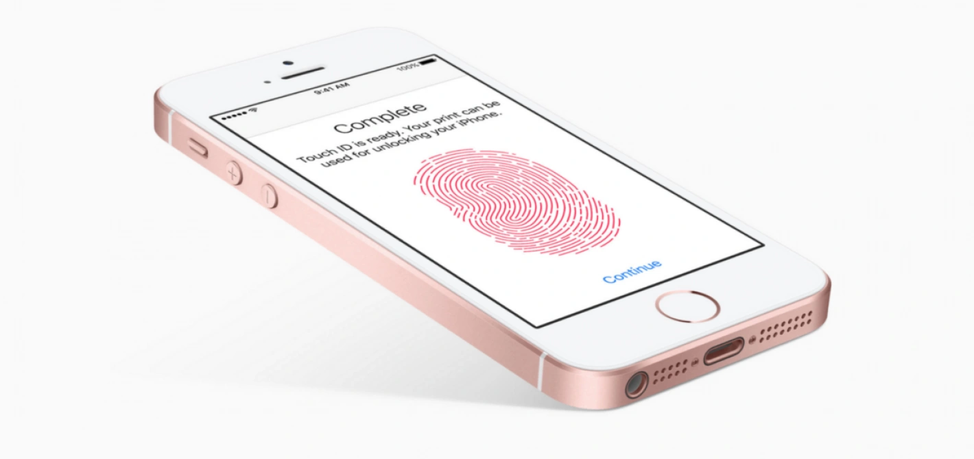 Tak wyglądał pierwszy iPhone SE class="wp-image-1013831" 