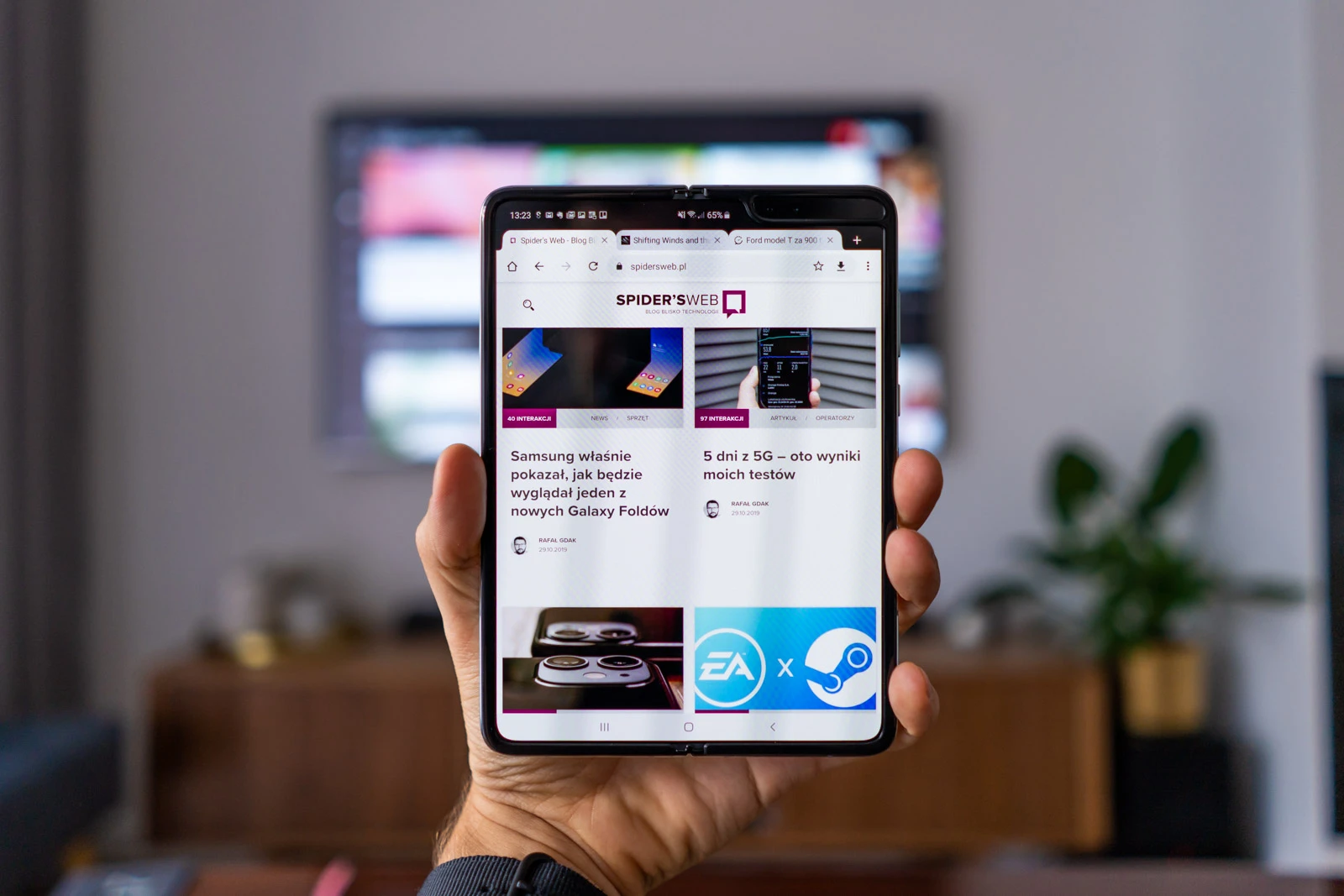 samsung galaxy fold jako tablet class="wp-image-1030021"