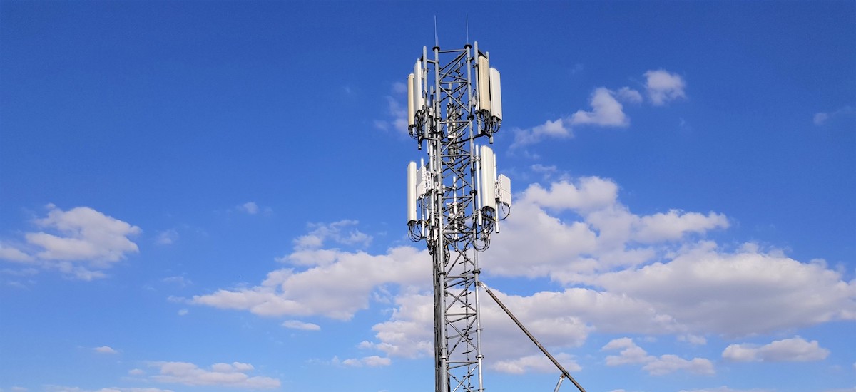 https://ocs-pl.oktawave.com/v1/AUTH_2887234e-384a-4873-8bc5-405211db13a2/spidersweb/2019/10/stacja-bazowa-w-lublinie-obslugujaca-5G.jpg 