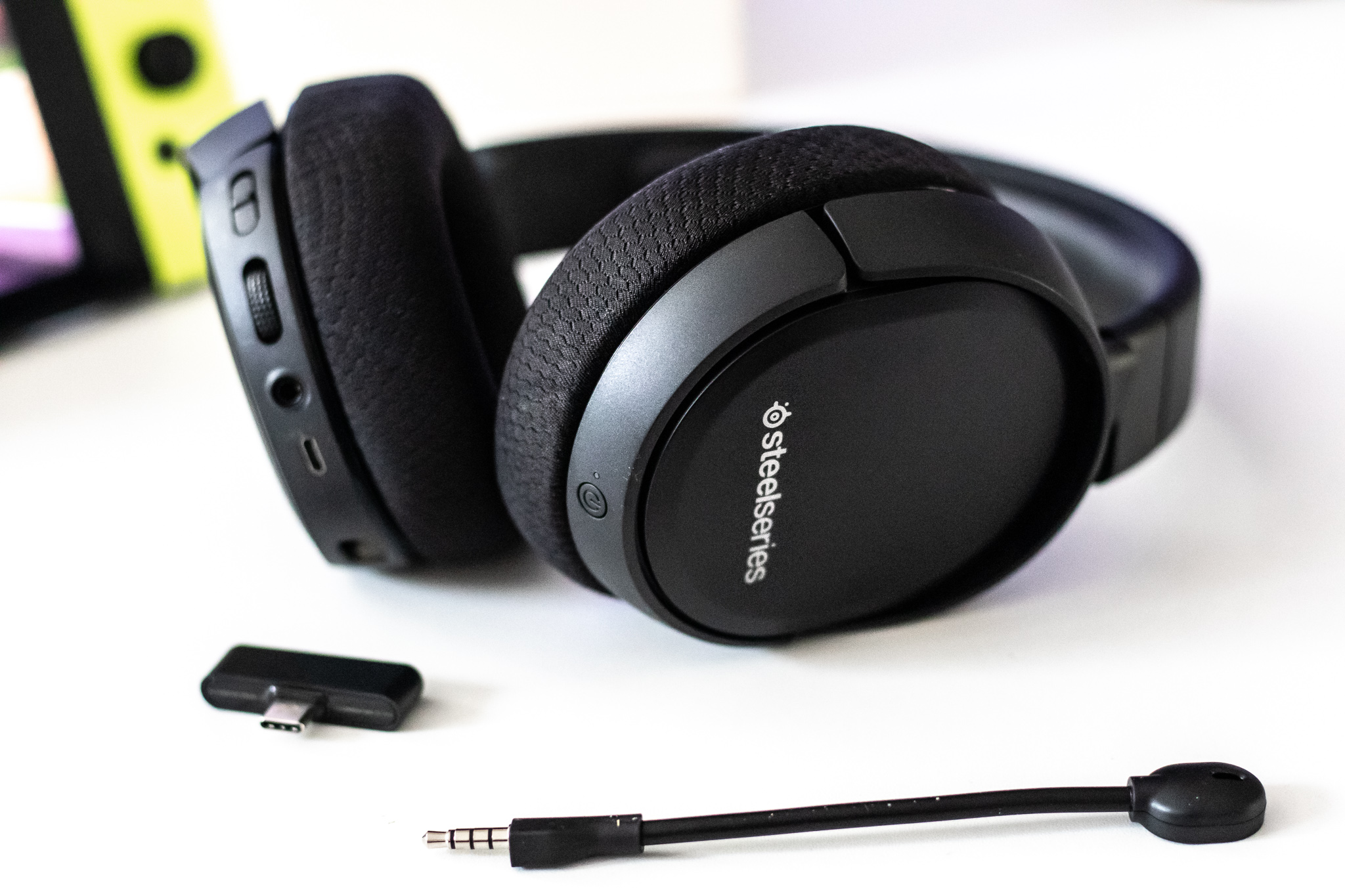  class="wp-image-1033682" title="SteelSeries Arctis 1 Wireless odłączany mikrofon" 