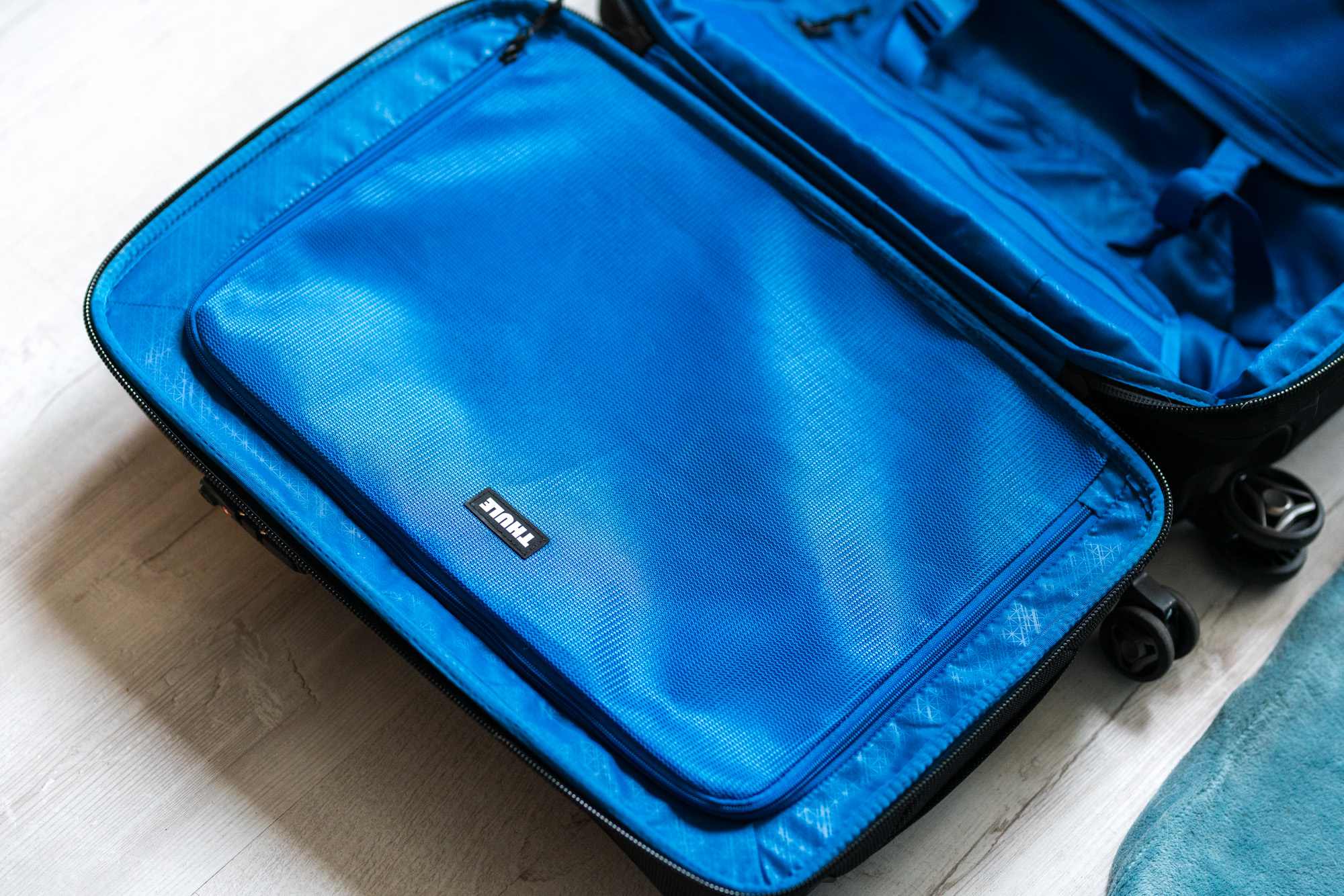 Thule Crossover 2 Carry On Spinner opinie class="wp-image-1043840" 