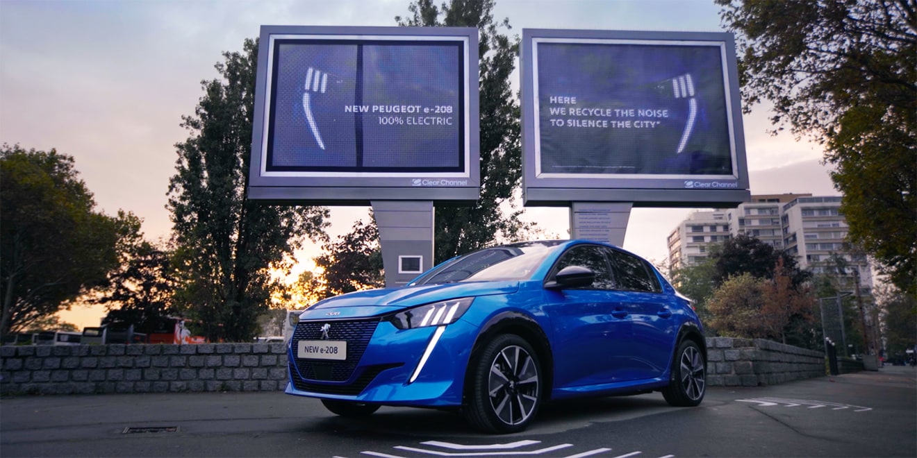Te billboardy zamieniają hałas na energię elektryczną