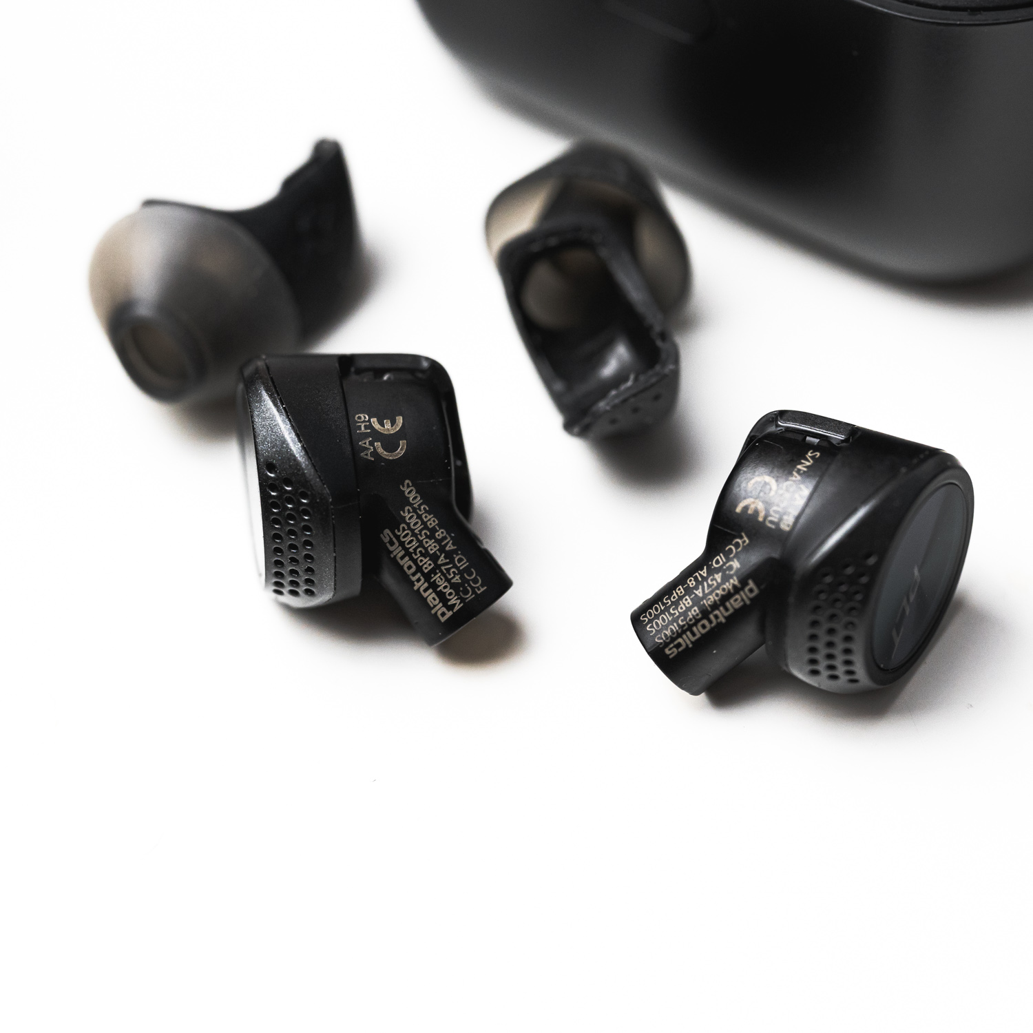 Recenzja Plantronics Backbeat Pro 5100. Zalet jest więcej niż wad class="wp-image-1048255" 