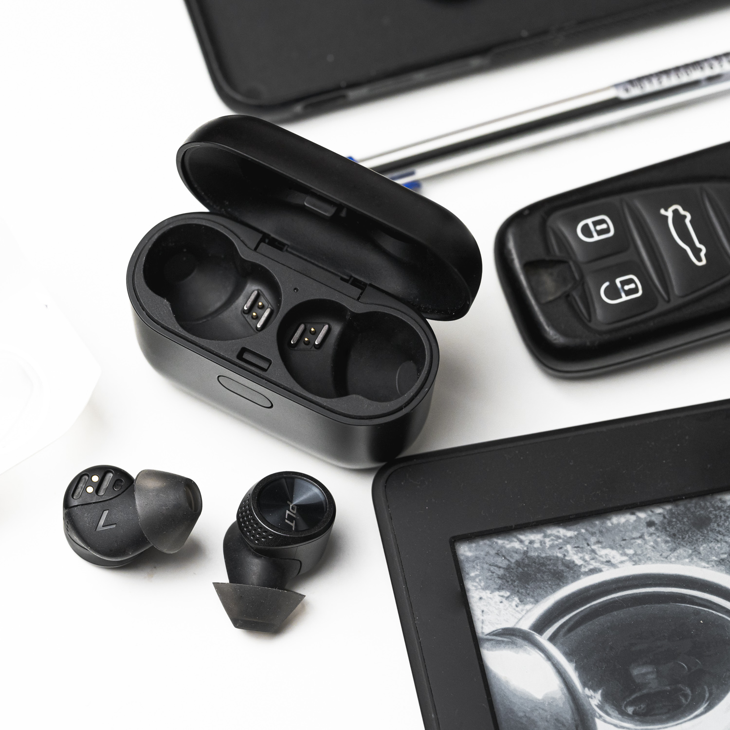 Recenzja Plantronics Backbeat Pro 5100. Zalet jest więcej niż wad 