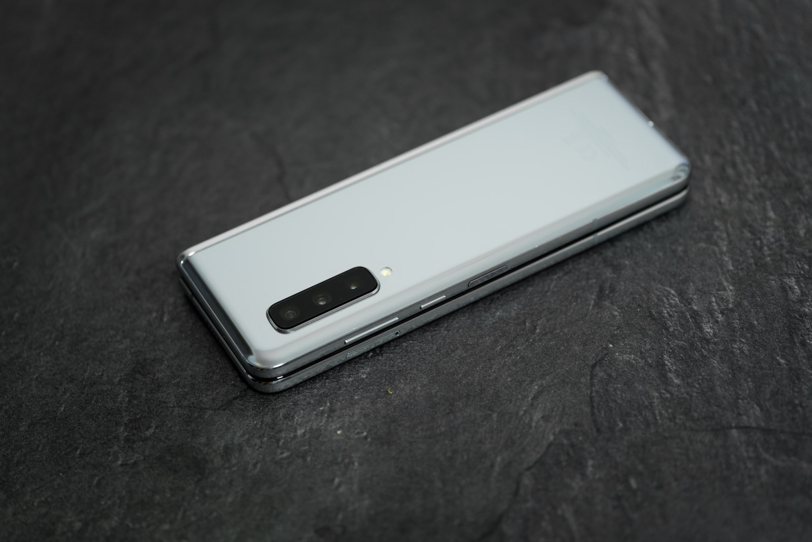 samsung galaxy fold class="wp-image-1034837" 