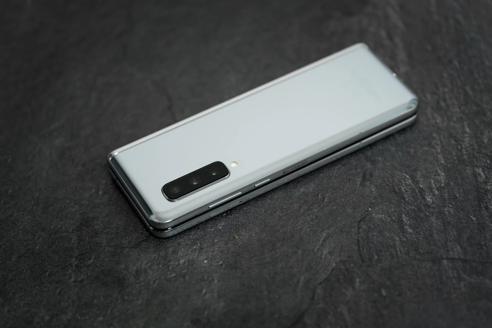 samsung galaxy fold class="wp-image-1034837" 
