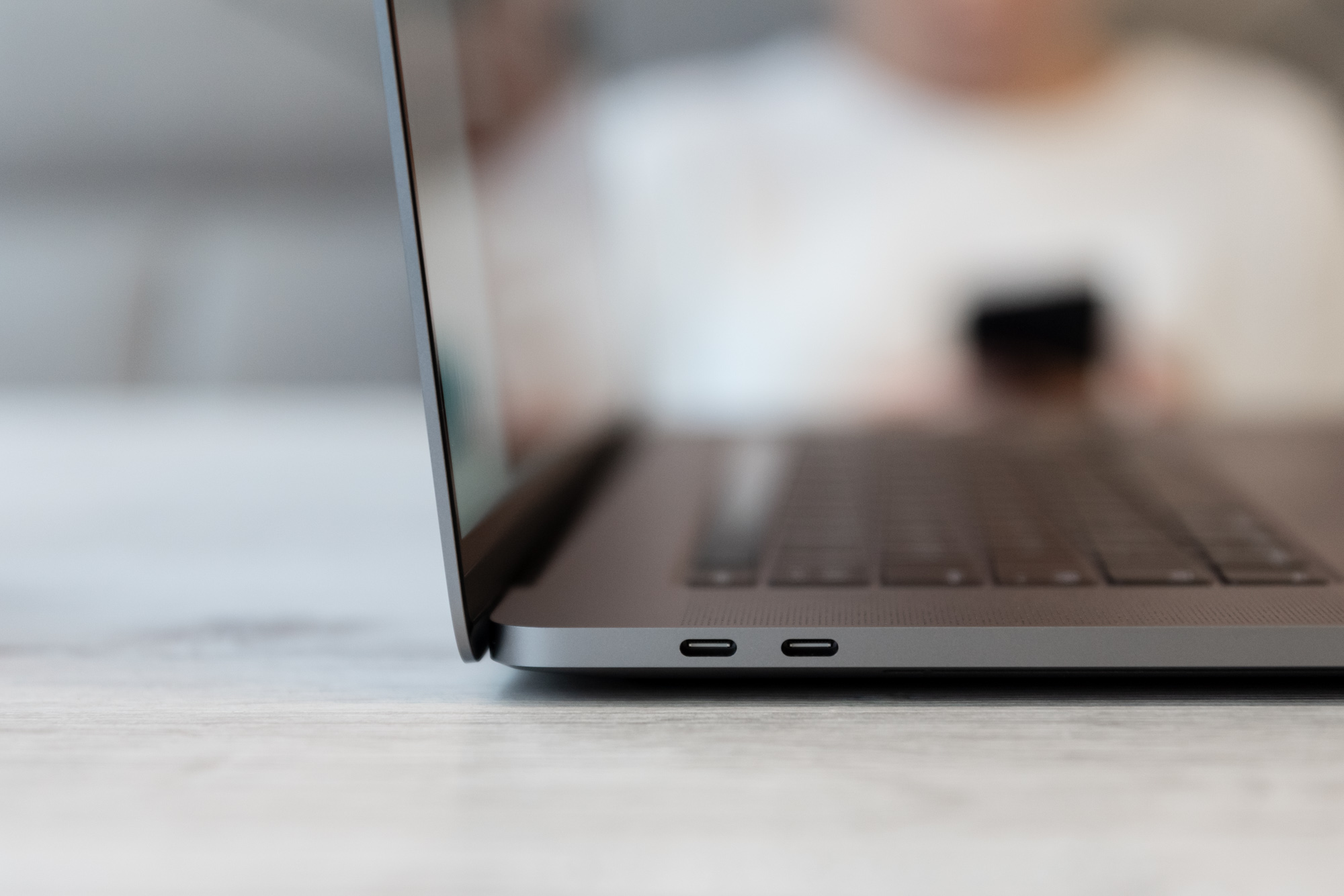 MacBook Pro 16 class="wp-image-1062843" 