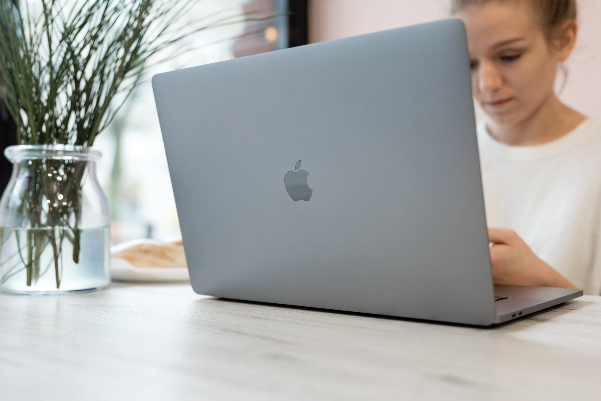 MacBook Pro 16 class="wp-image-1062849"
