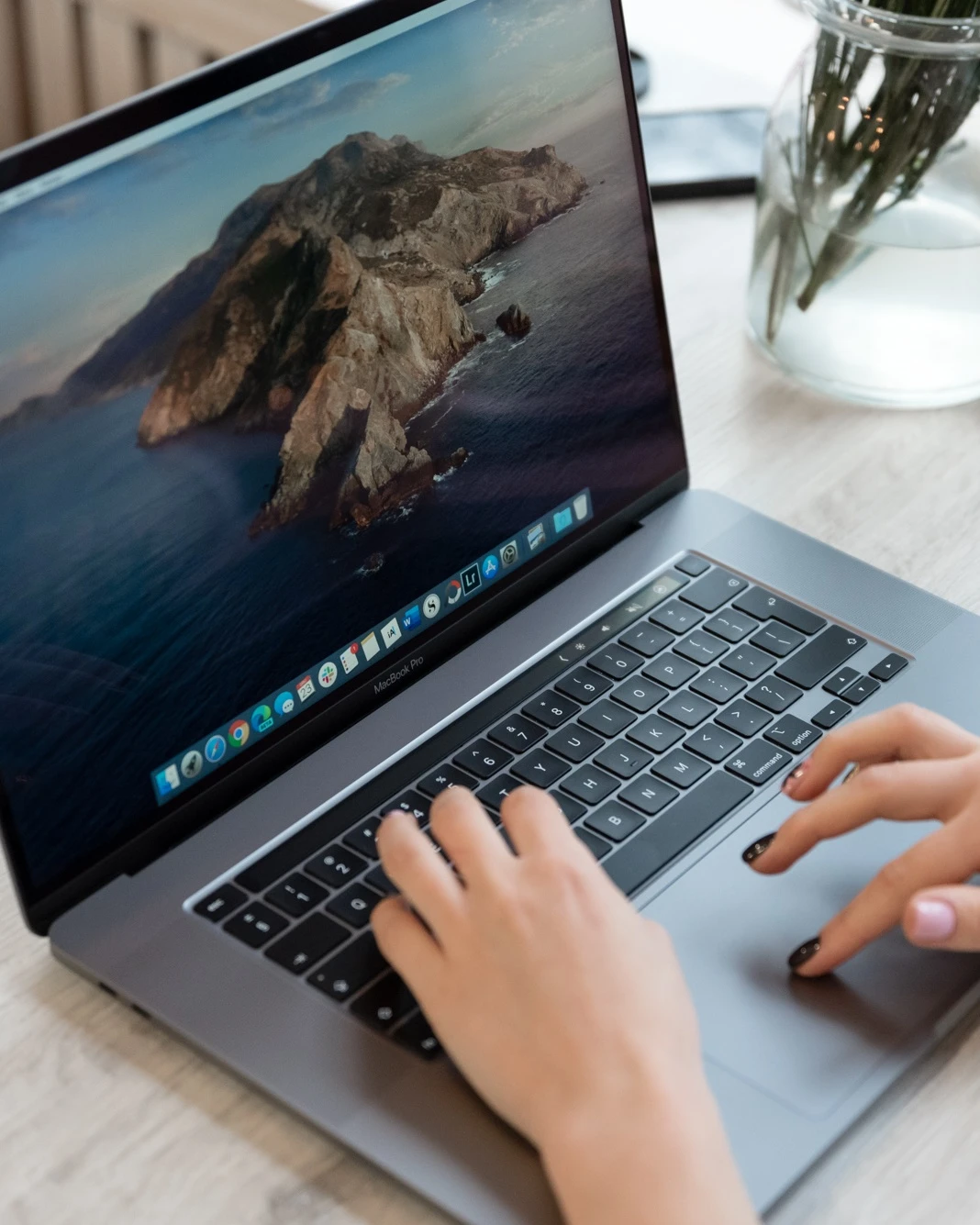 MacBook Pro 16 class="wp-image-1062879"