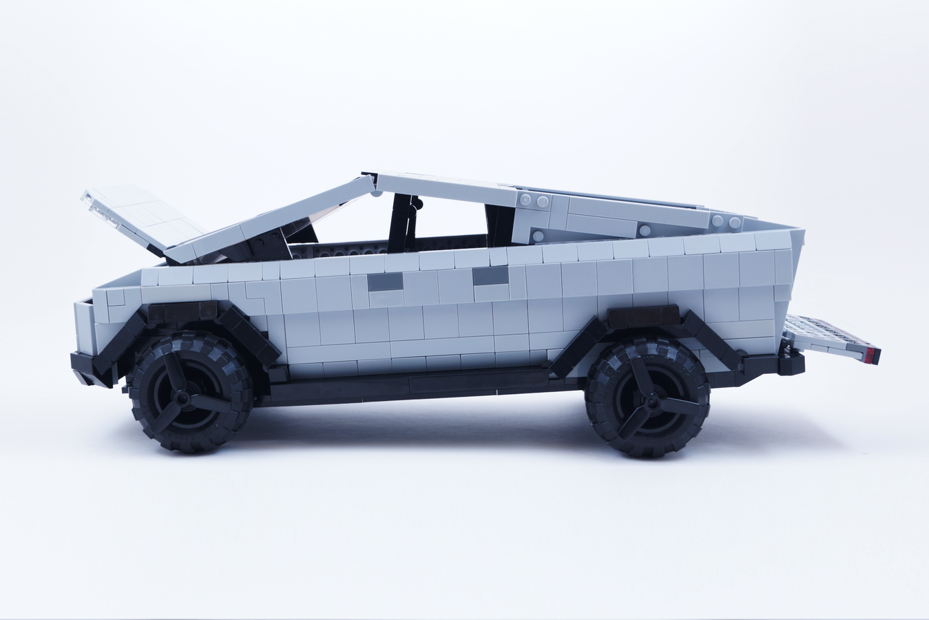 LEGO Cybertruck 