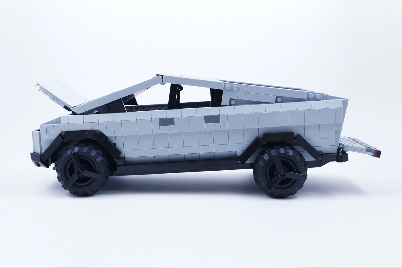 LEGO Cybertruck 