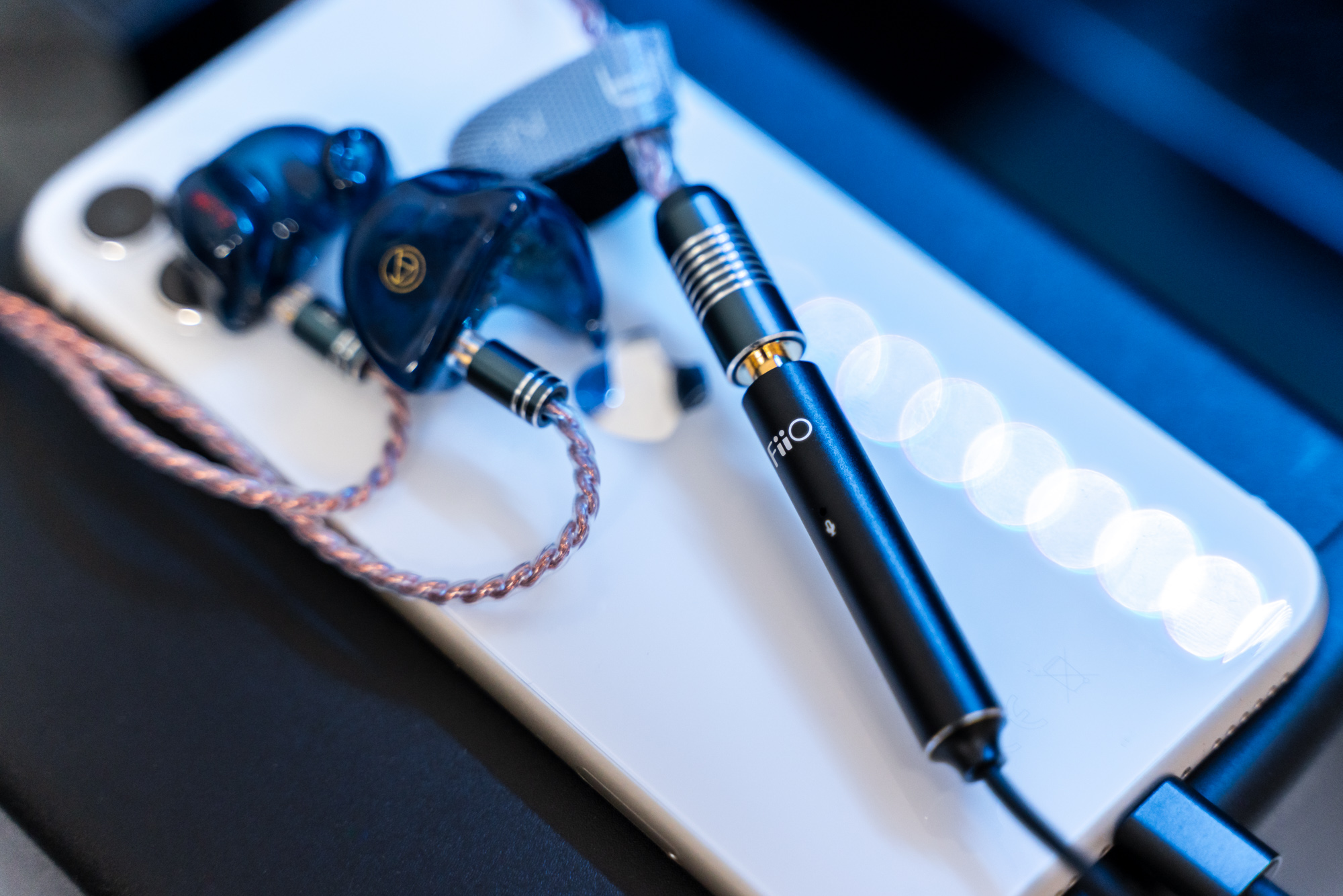 FiiO i1 iphone 11 class="wp-image-1050685" 