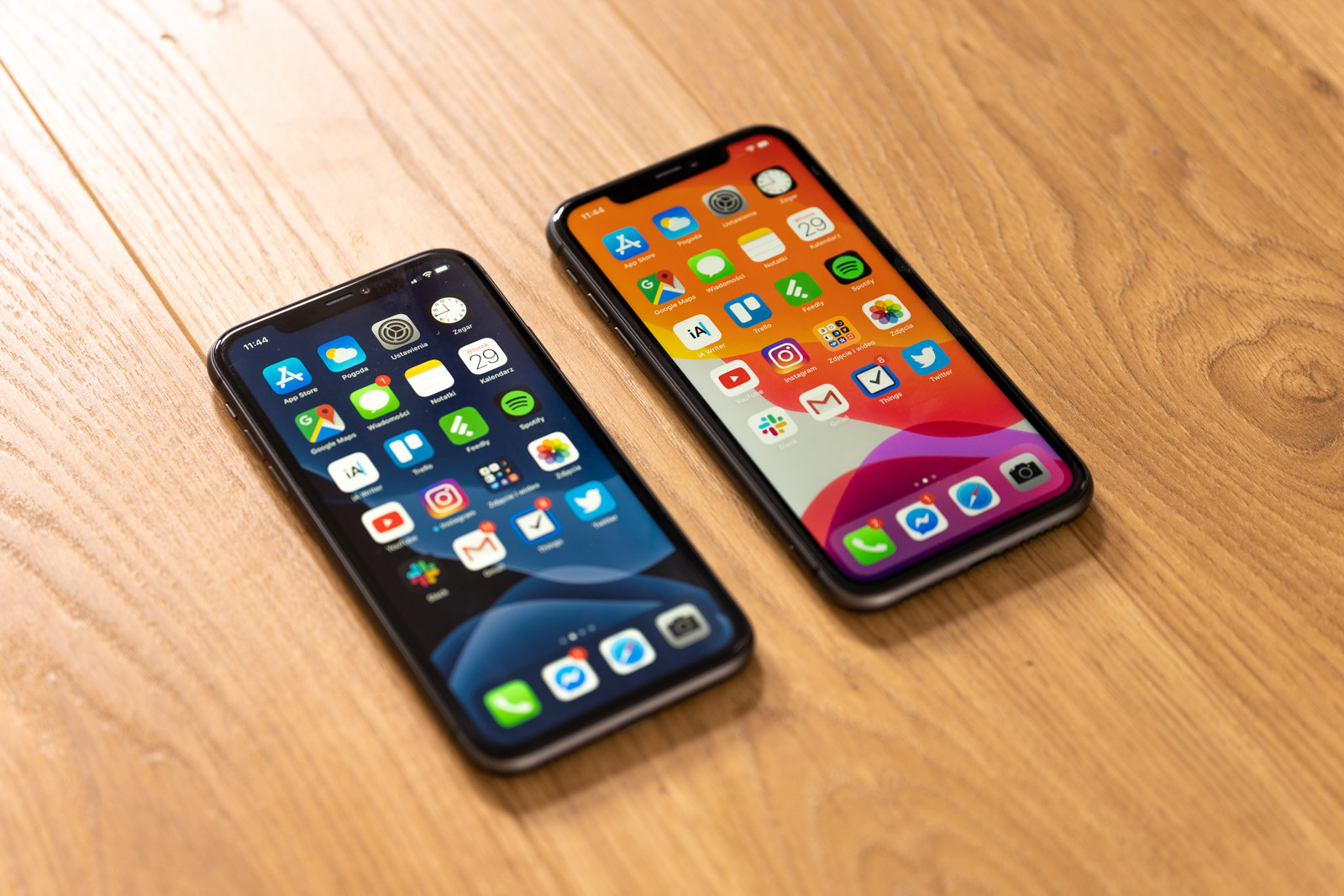 iphone 11 pro orange evs class="wp-image-1056414" 