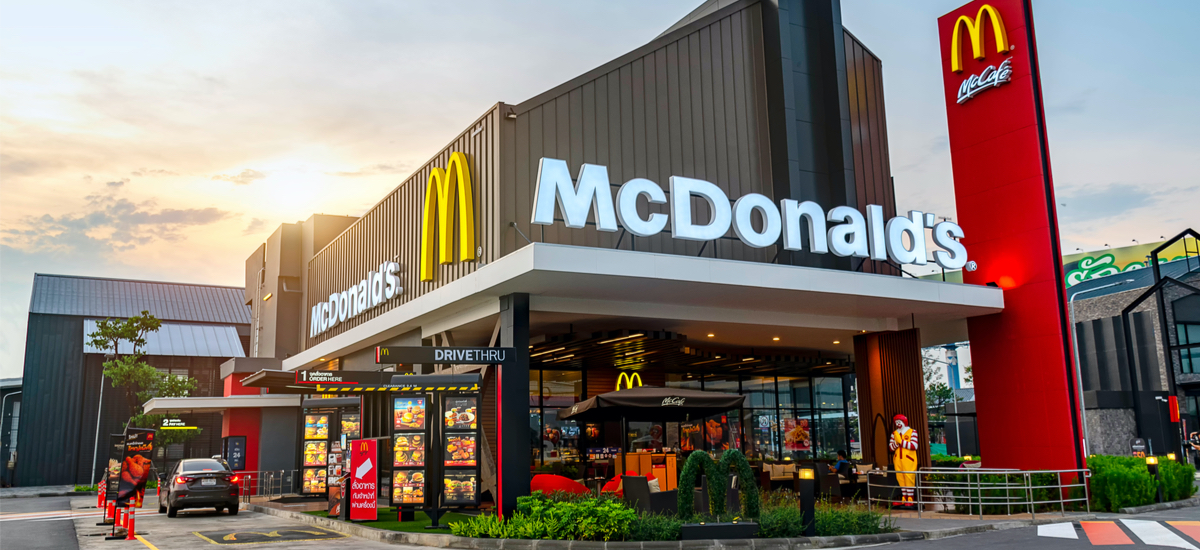 W McDonald's już nie musisz płacić gotówką przy kasie. Będzie coś w zamian