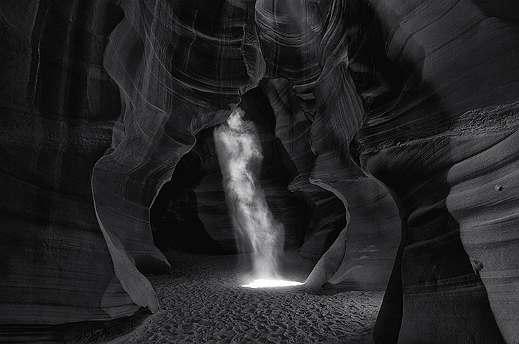 &quot;Phantom&quot;, fot. Peter Lik class="wp-image-1061653" 