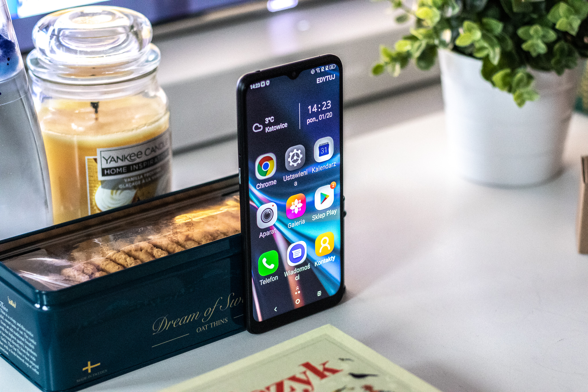 Wybieramy komórkę dla babci i dziadka: komórka czy smartfon?
