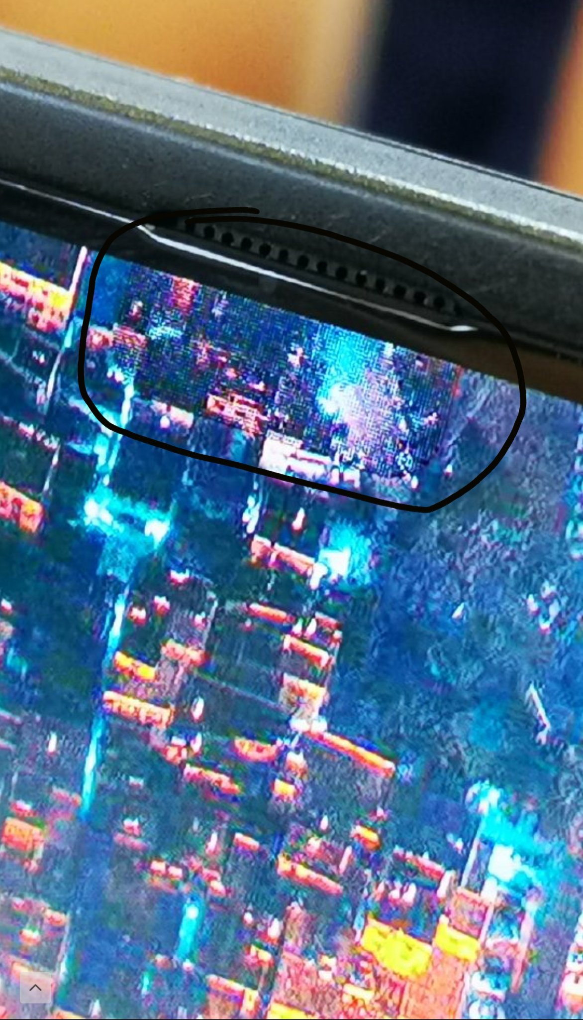 Co po notchu? Czas na ekrany z mozaiką class="wp-image-1064718"