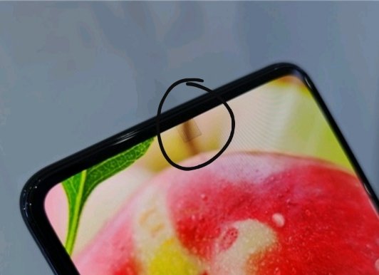 Co po notchu? Czas na ekrany z mozaiką class="wp-image-1064721" 