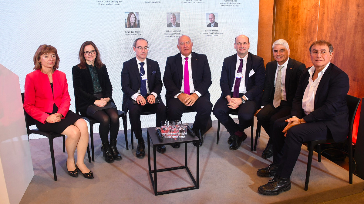 Bank Pekao S.A. organizuje w Davos debaty o nowych technologiach