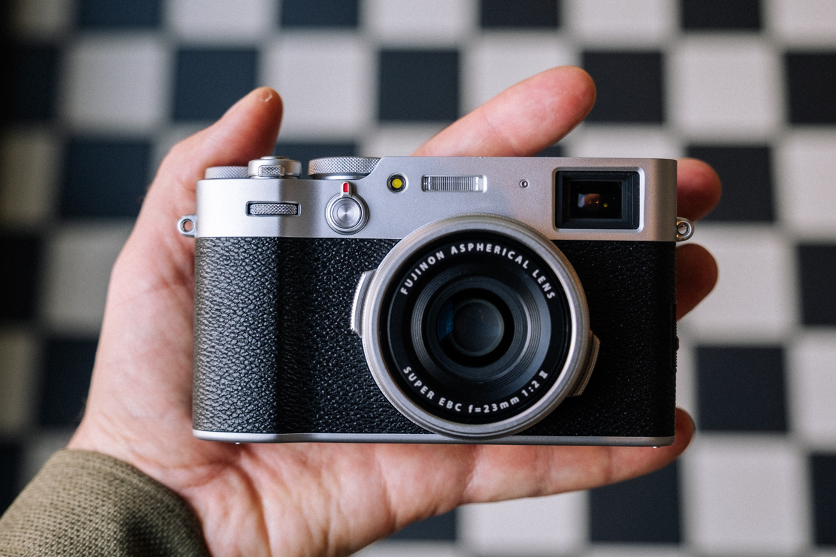 Fujifilm X100V