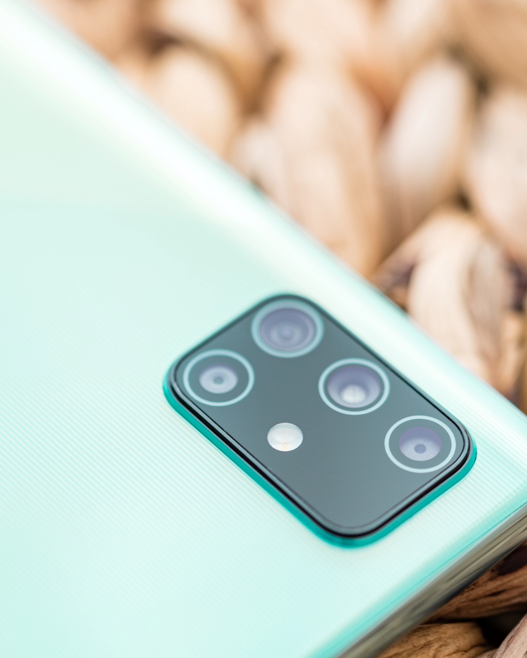 Samsung Galaxy A71 opinie class="wp-image-1097741" 