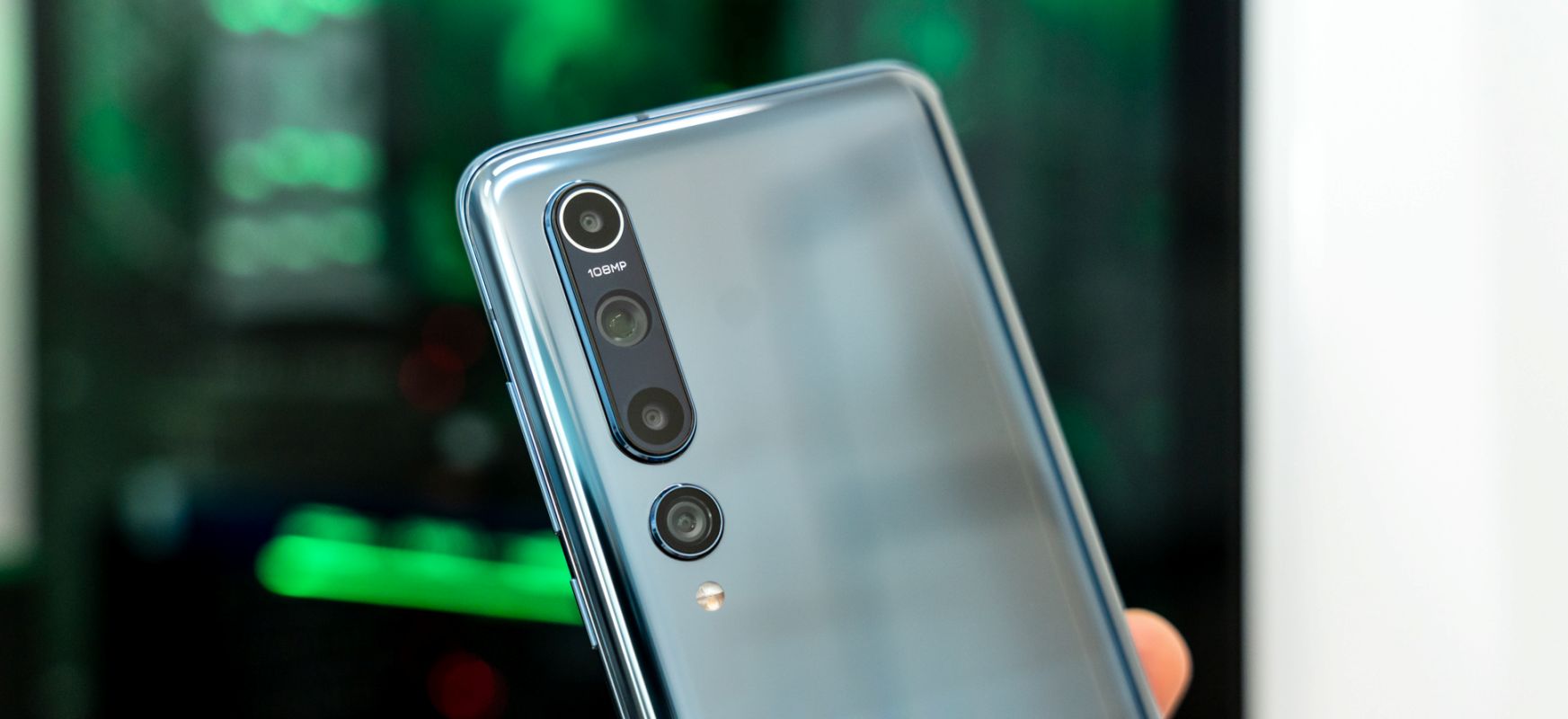 Xiaomi albo wie, co robi, albo porywa się z motyką na słońce. Xiaomi Mi 10 – pierwsze wrażenia