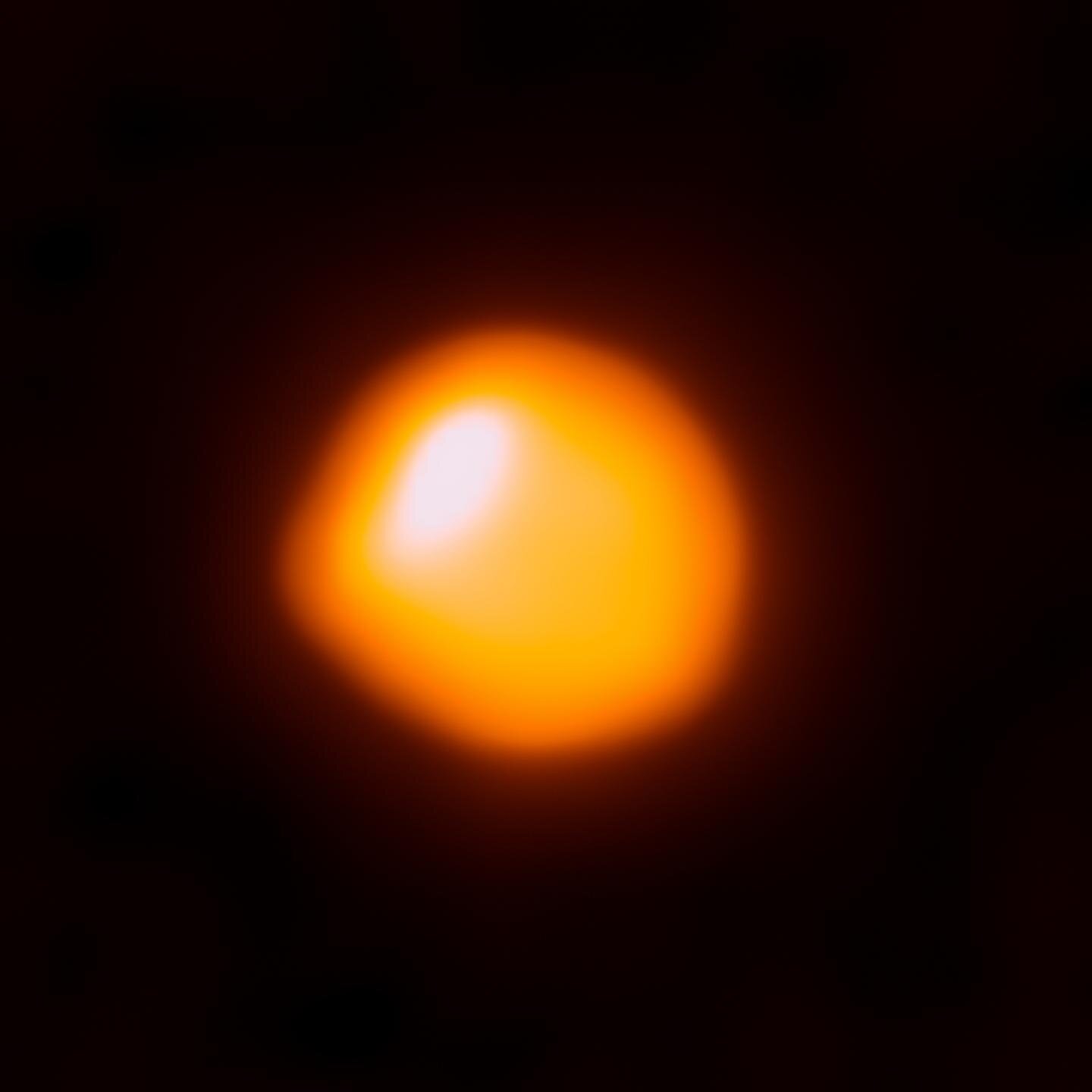 Betelgeza schowała się za obłokiem pyłu