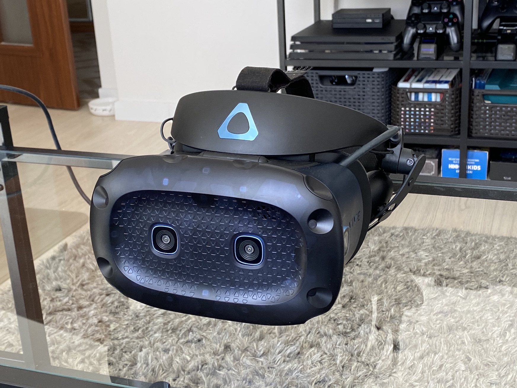 htc vive cosmos elite class="wp-image-1118113" 
