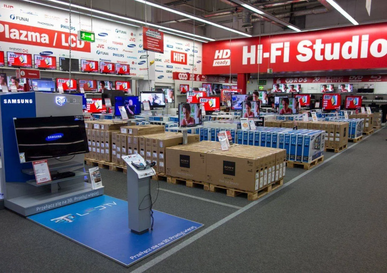 Zamknięto największe sklepy w Polsce. Co da się kupić, a co trzeba zamawiać online?